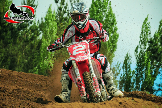 "Best Race Ever" feature item on the BikesportNZ.com web site. Photo by Andy McGechan, BikesportNZ.com