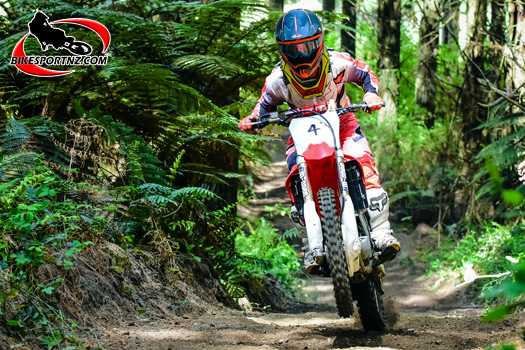 "Best Race Ever" feature item on the BikesportNZ.com web site. Photo by Andy McGechan, BikesportNZ.com
