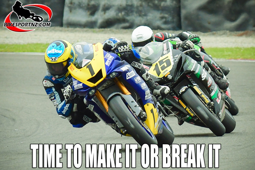 Invercargill’s Cormac Buchanan (Yamaha), chased here by Upper Hutt’s Rogan Chandler (Suzuki), is determined to put on a great show in front of his hometown crowd this coming weekend. Photo by Andy McGechan, BikesportNZ.com