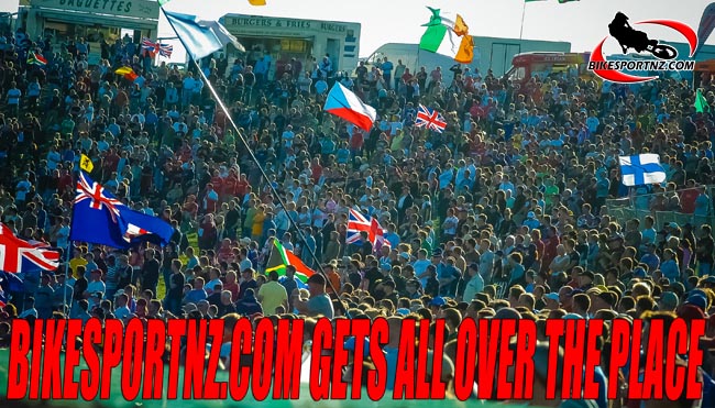 Graphic-Crowd-0007-b