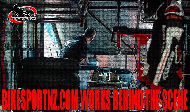 Graphic-Superbikes-0210-b