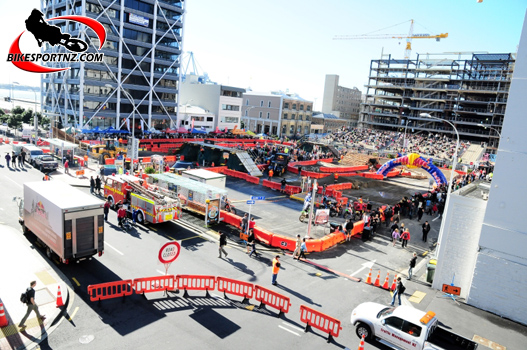 Red Bull City Scramble in downtown Auckland, photo by Andy McGechan, BikesportNZ.com