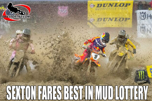 Defending 450cc supercross champion Chase Sexton (KTM No.1), the main event winner in San Francisco.