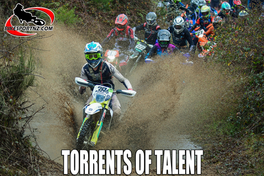 The two-hour senior race gets underway shortly after midday on Saturday, with Taranaki’s Sam Parker (Husqvarna No.384) snatching the early advantage. Photo by Andy McGechan, BikesportNZ.com